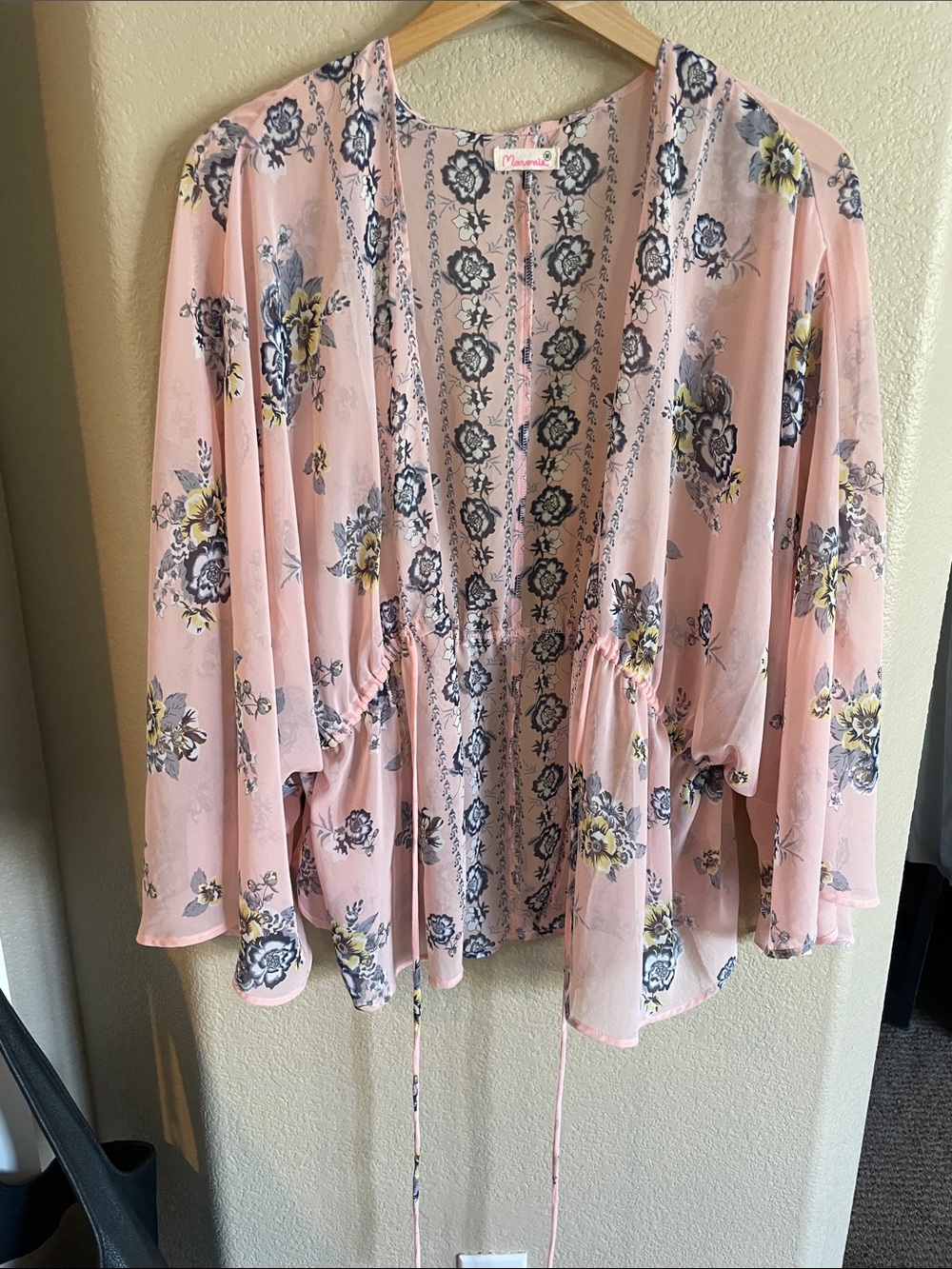 Maronie Pink Floral Sheer Kimono Tie-Front Size M